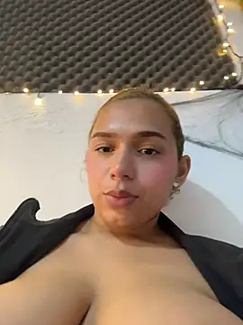 Esperanza_Gomez1 live cam on Stripchat