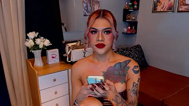 StellaStrong30 live cam on Stripchat
