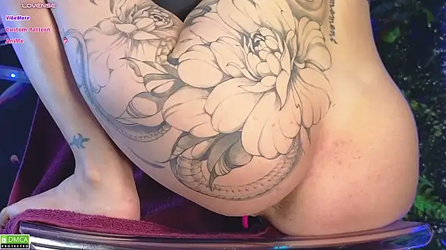 hazekiss live cam on Stripchat