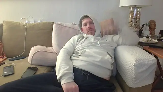 The_Man_Who_Was_Invisible live cam on Stripchat