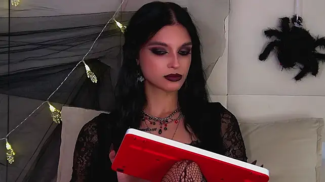 BeverlyMost live cam on Stripchat
