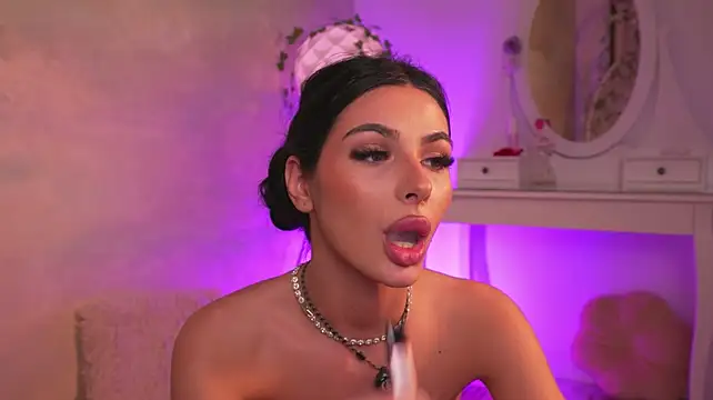 Moon_Shard live cam on Stripchat