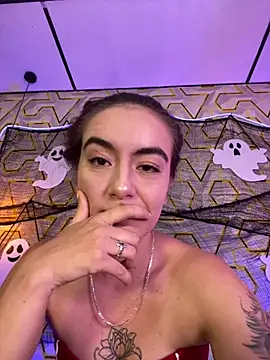 MelanyyJhonson15 live cam on Stripchat
