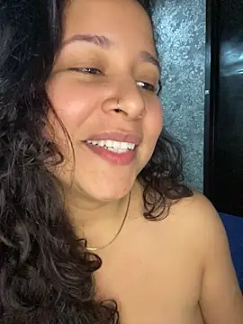 DaphneSky live cam on Stripchat