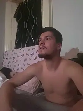 UsNaughty2 live cam on Stripchat