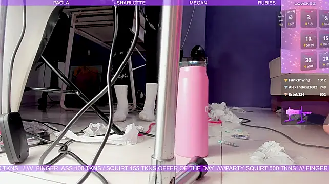 pinkgirls_x live cam on Stripchat