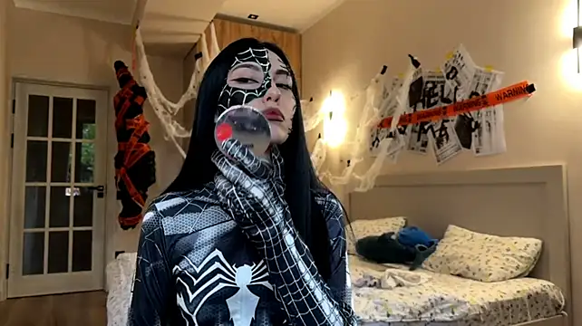OnaChicalace live cam on Stripchat