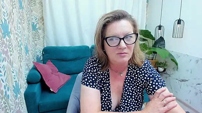 LeaPure live cam on Stripchat
