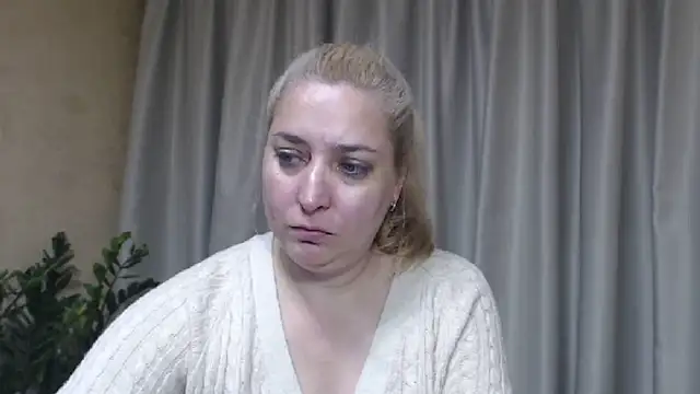 sweetpussy13 live cam on Stripchat