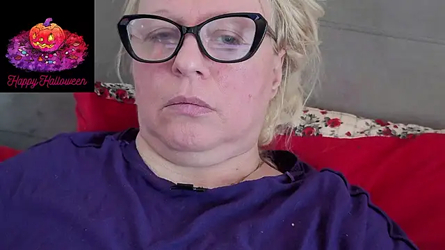 martachatte live cam on Stripchat