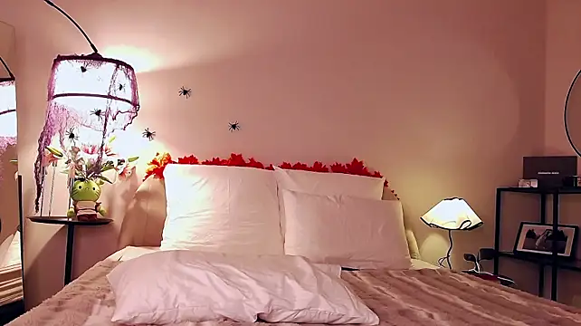 ZoeNickels live cam on StripChat