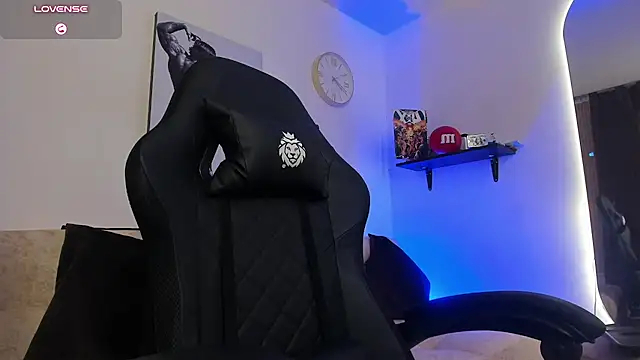 LiamReigns_ live cam on Stripchat