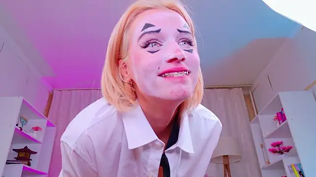 MeowthLilu live cam on Stripchat