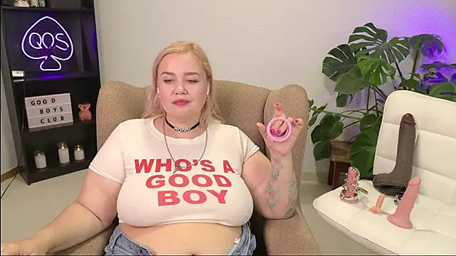 MargotGrey live cam on Stripchat