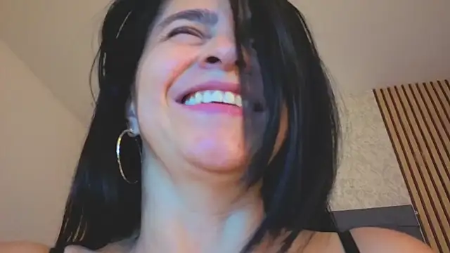candela_collinss live cam on Stripchat