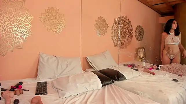 Zaira_Rogue live cam on Stripchat