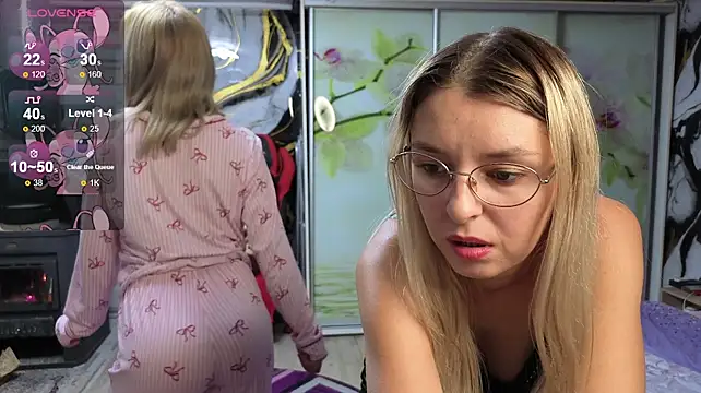 luxurydoll21 (G young) - lesbian show! #domi #vib #cute #bigass