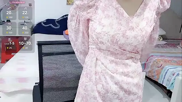 miaomiao-99 live cam on Stripchat