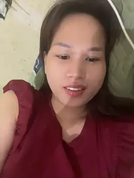 Lunabaobei live cam on Stripchat
