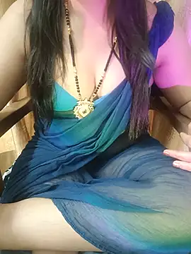 Sweetyi live cam on Stripchat