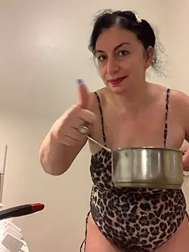 Lizzaa80 live cam