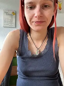 LeylaSquirtyBirty的直播畫面