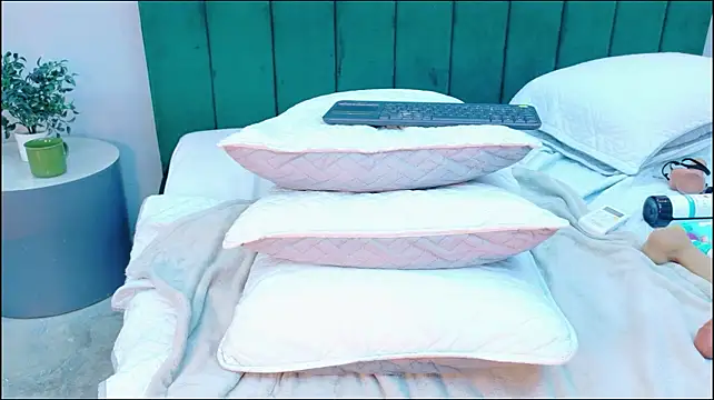 Valerya_Collem live cam on Stripchat
