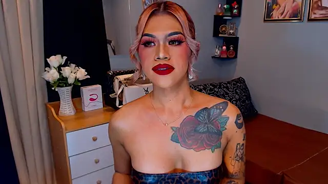 StellaStrong30 live cam on Stripchat