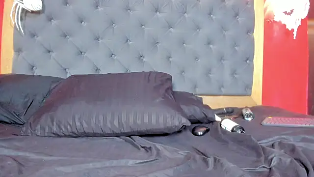 YayaHilton live vor der Cam