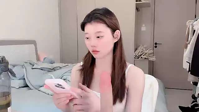 tuotuo2007 live cam on Stripchat