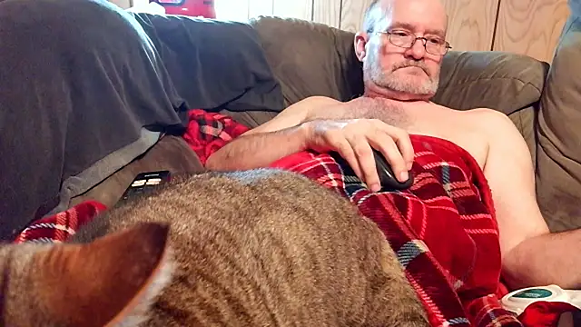 snickers1 (M grandpa) - to jerk off