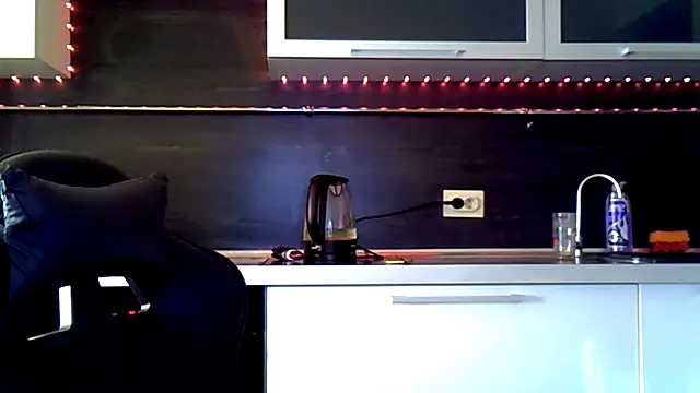 AnitaWillias live now