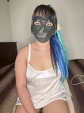 Ariana__Marie live cam on Stripchat