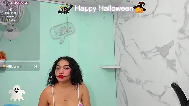 valeria_martinez19の配信中の画面