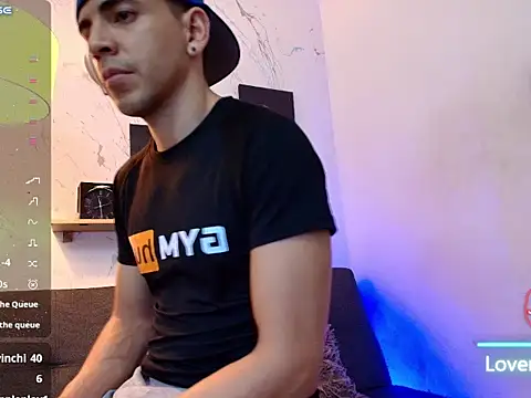 ragnar_valkor live cam on Stripchat