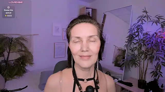 Irene_Marlow live cam on Stripchat