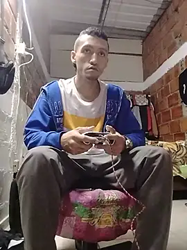 TuCanero23cm live cam on Stripchat