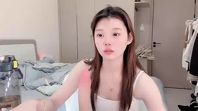 tuotuo2007 live cam on Stripchat