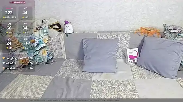 AgataFoxx live cam on Stripchat
