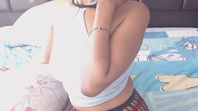 SashaBrianna99 live cam on Stripchat