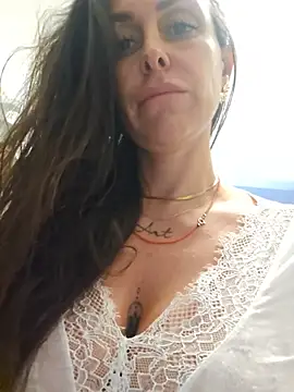 AmandaArt live cam on Stripchat
