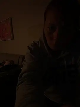 RebelReign live cam on Stripchat