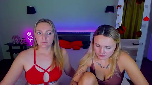 MagicEyess live cam on Stripchat