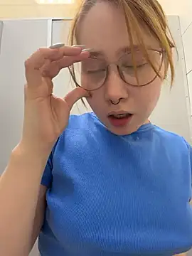 SlavicCandy live cam on Stripchat