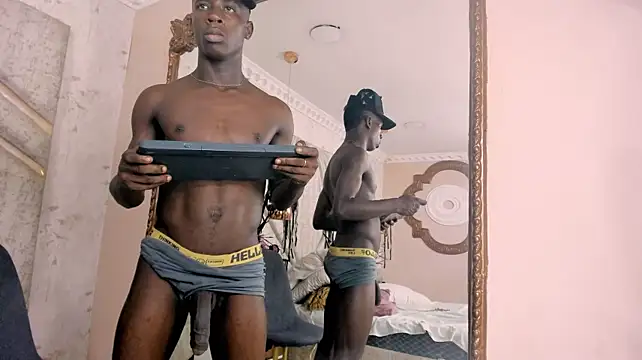 SmithBonilla live cam on Stripchat