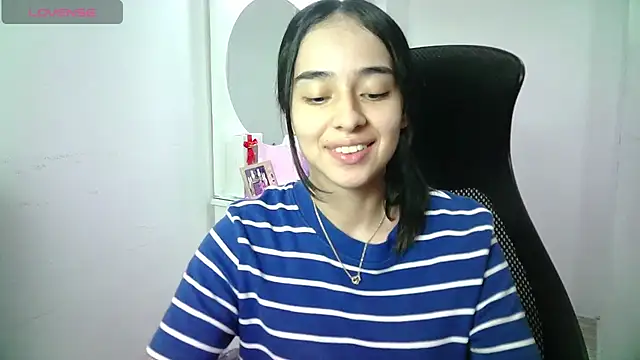 aineangeel live cam on Stripchat