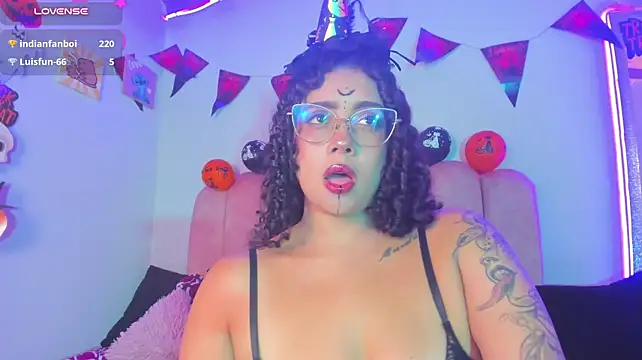 antonelllepiercee live cam on Stripchat