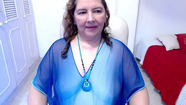 leonela_69 live cam on Stripchat