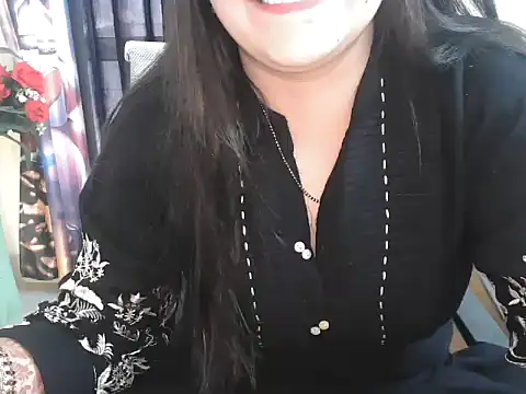 _chitranshi live cam on Stripchat