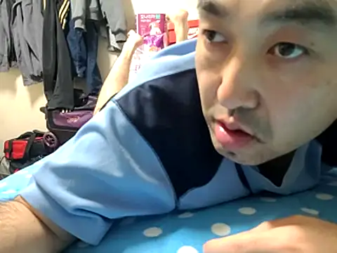 bch1045 live cam on Stripchat